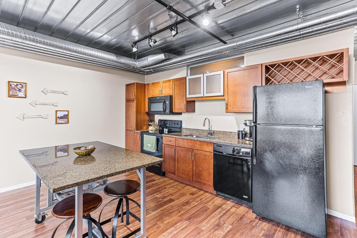 Spacious 2 King Bed Downtown Central To It All Ανν Άρμπορ Εξωτερικό φωτογραφία