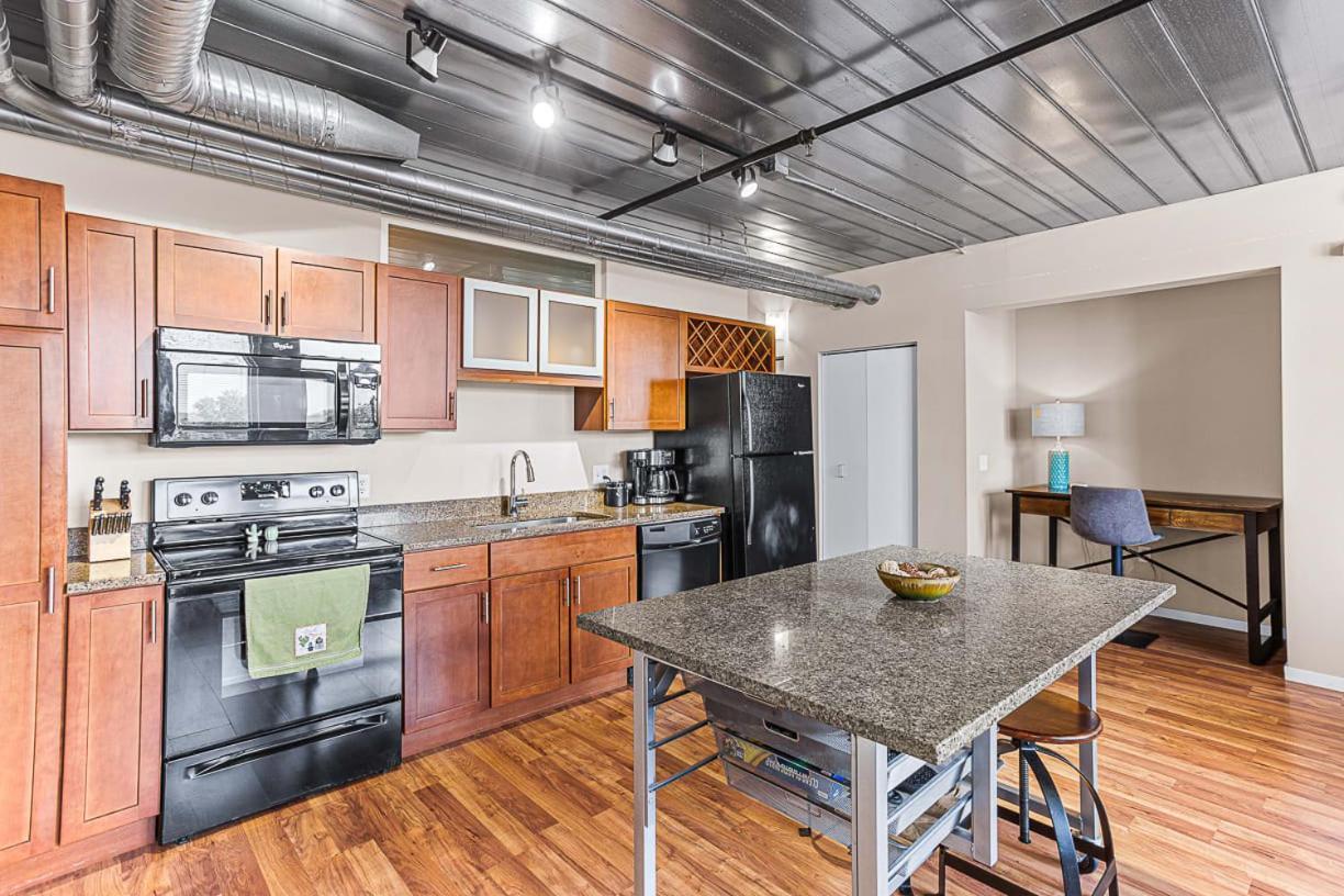 Spacious 2 King Bed Downtown Central To It All Ανν Άρμπορ Εξωτερικό φωτογραφία